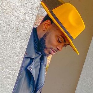 Meet your Posher, Cj